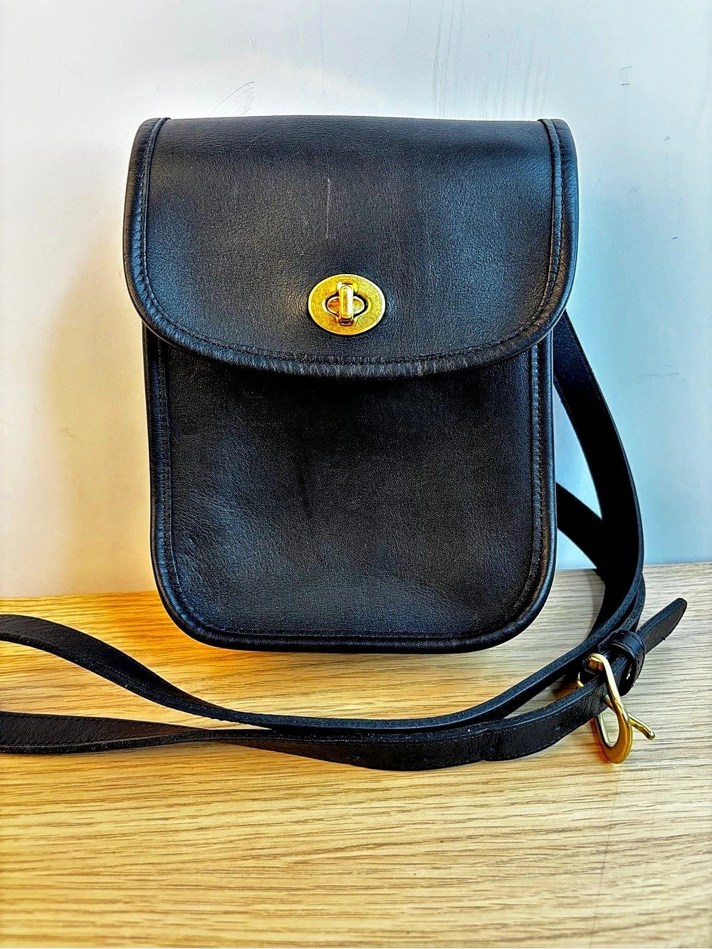 Vintage Coach Small Sidepack (Style #9978) or “Scooter Crossbody bag black leath